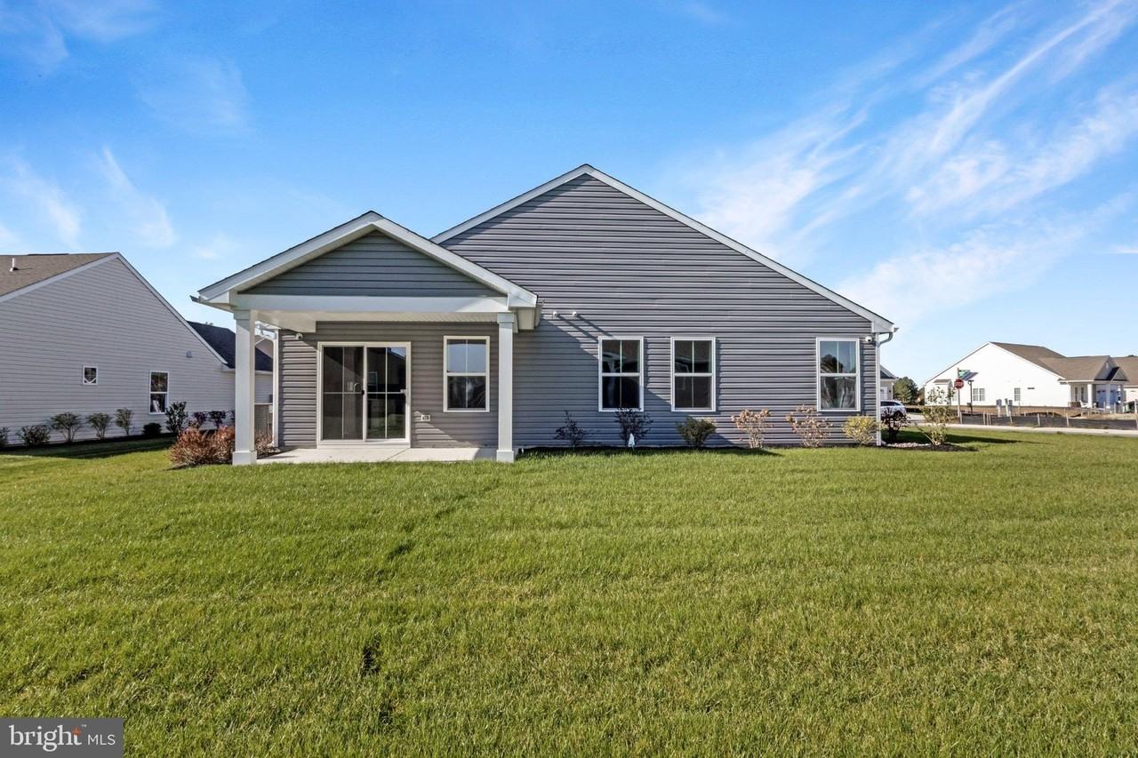 338 Heritage Shores Cir - Photo 2 of 21