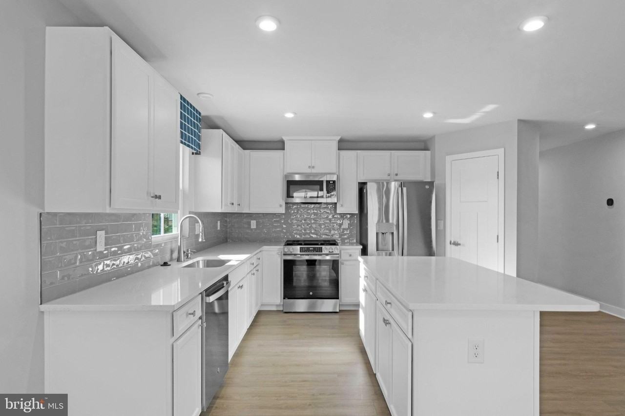 338 Heritage Shores Cir - Photo 7 of 21