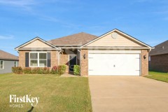 240 Hillcrest Dr - Photo 1 of 1