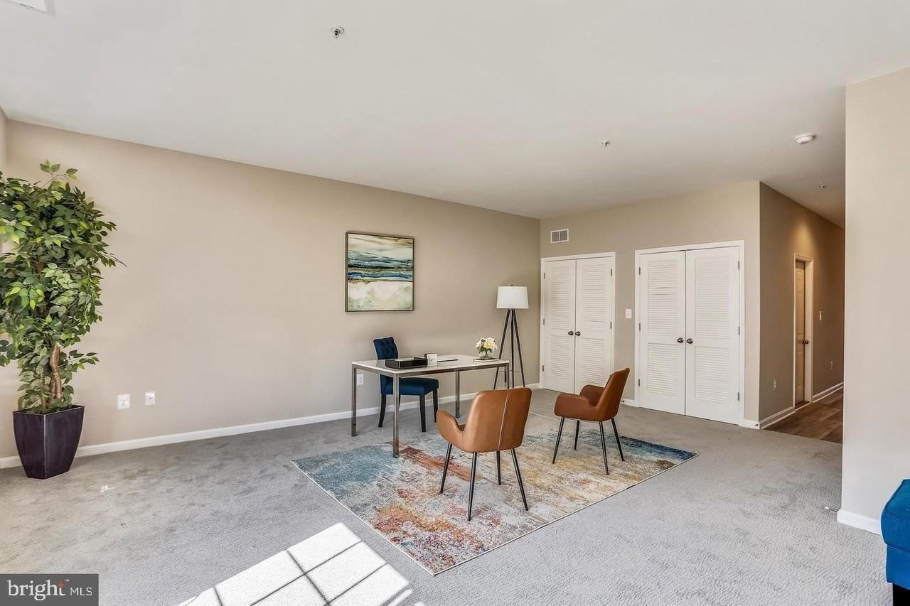 933 Dorchester Cove Rd - Photo 5 of 40