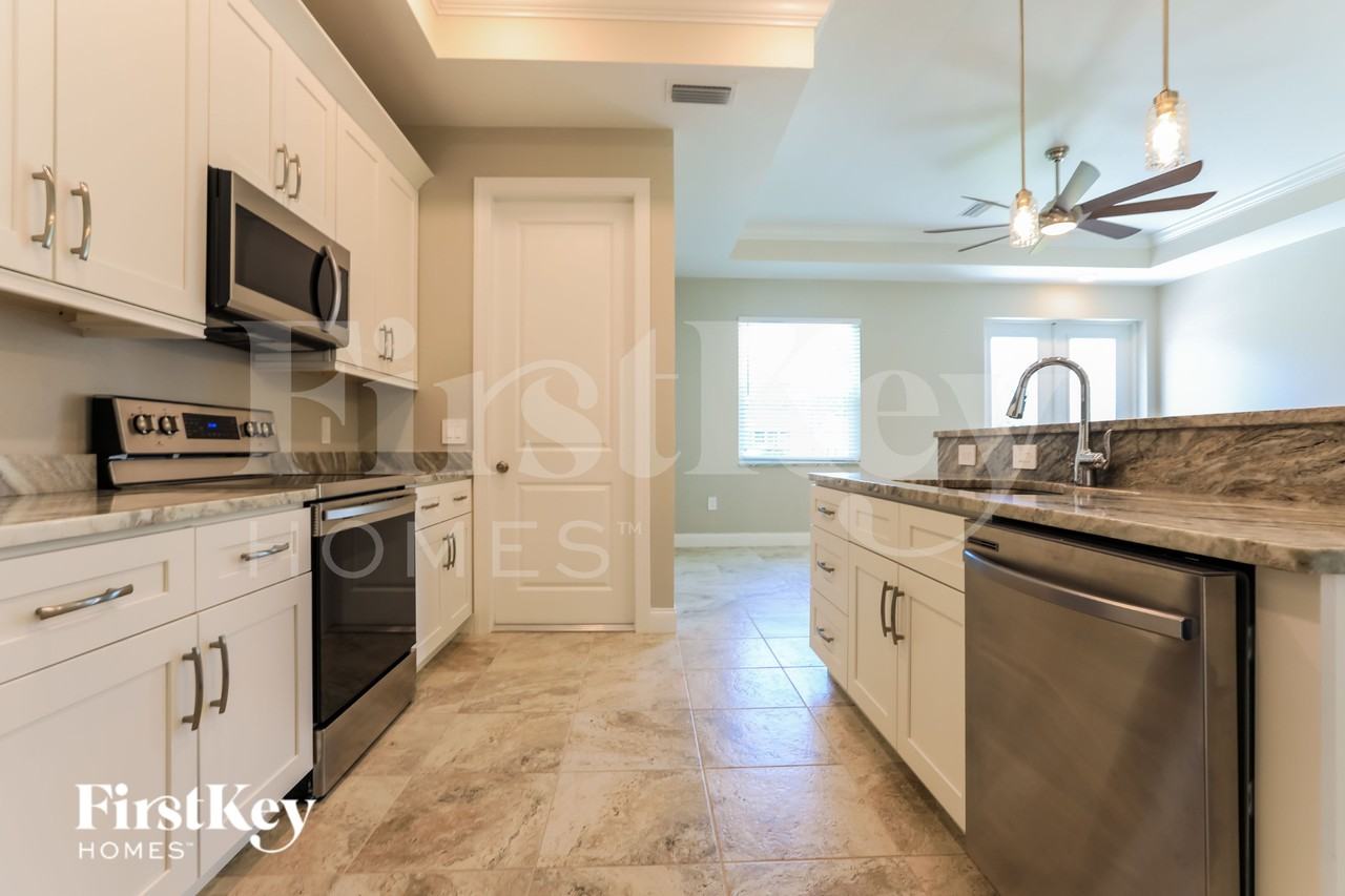 23264 Abrade Ave - Photo 4 of 15