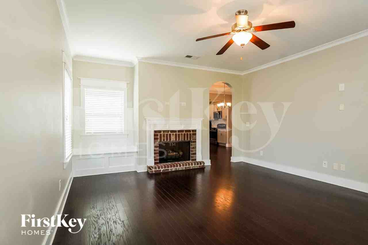 3263 Chase Ct - Photo 2 of 15