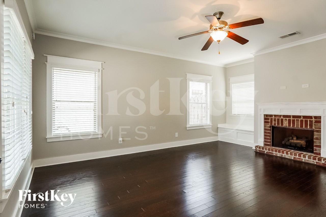 3263 Chase Ct - Photo 3 of 15