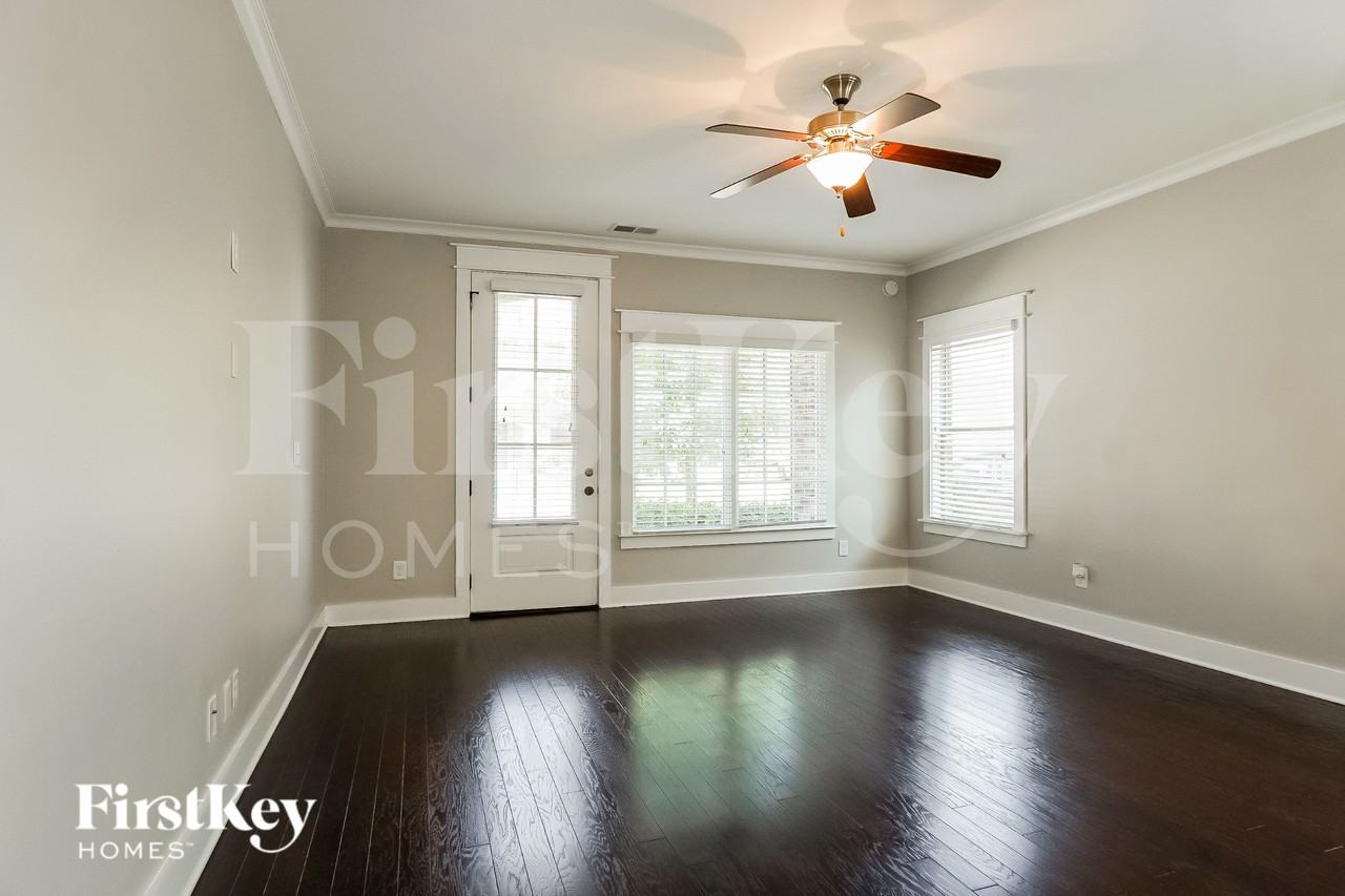 3263 Chase Ct - Photo 4 of 15