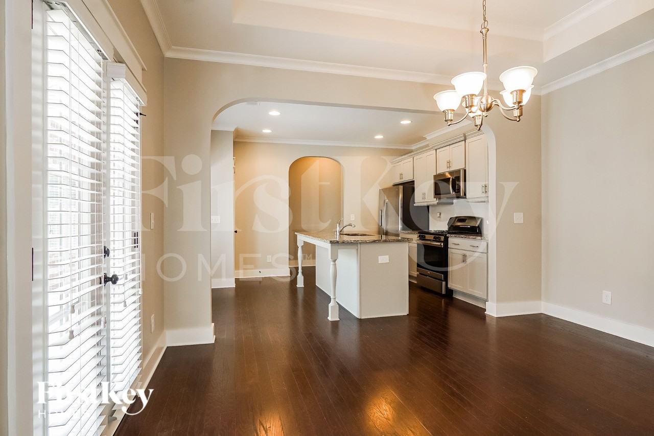 3263 Chase Ct - Photo 5 of 15