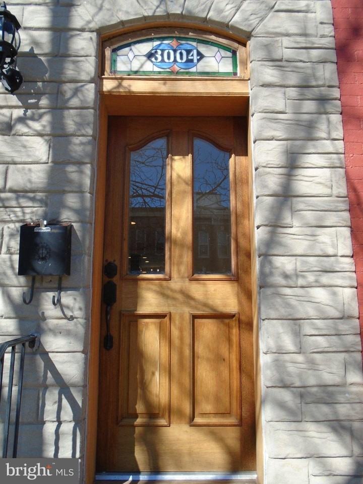 3004 Elliott St - Photo 3 of 20