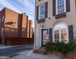 featured image of 2729 Hudson St