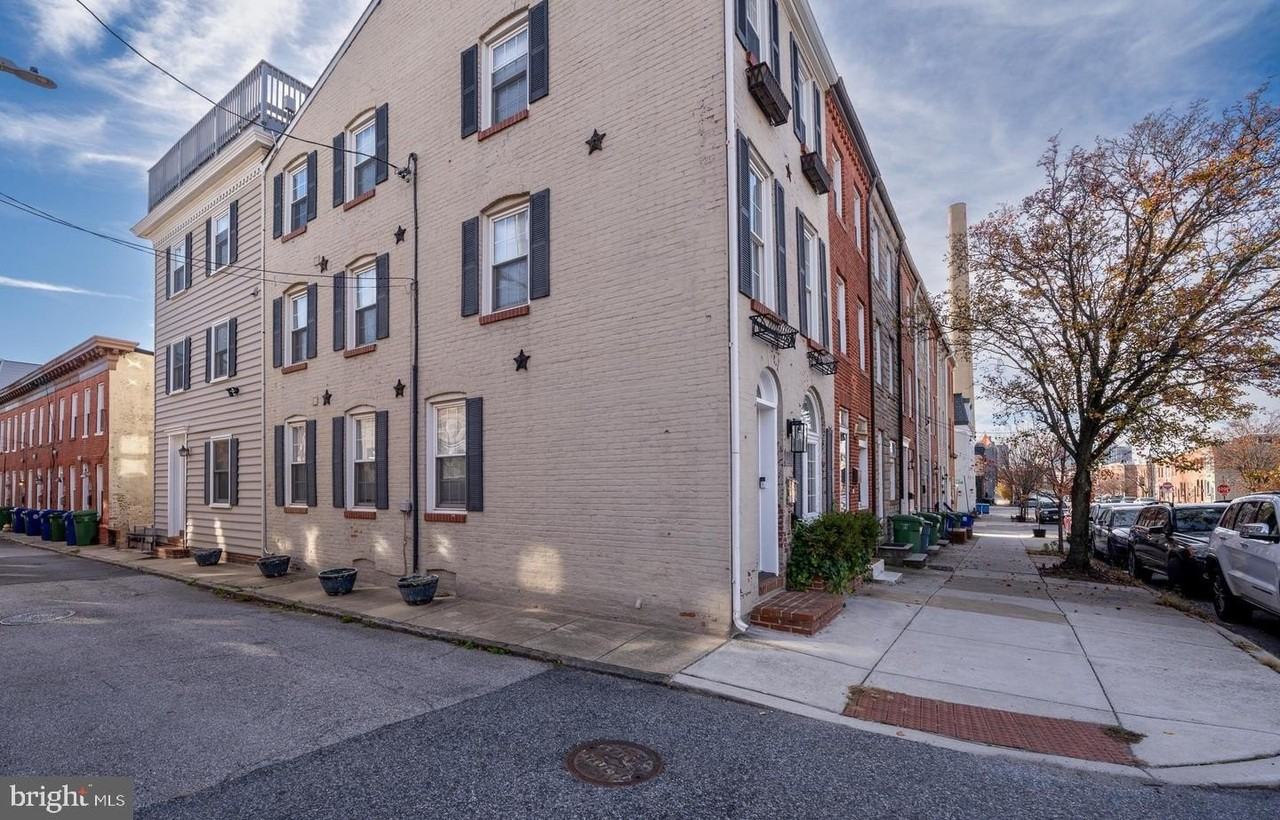 2729 Hudson St - Photo 2 of 41