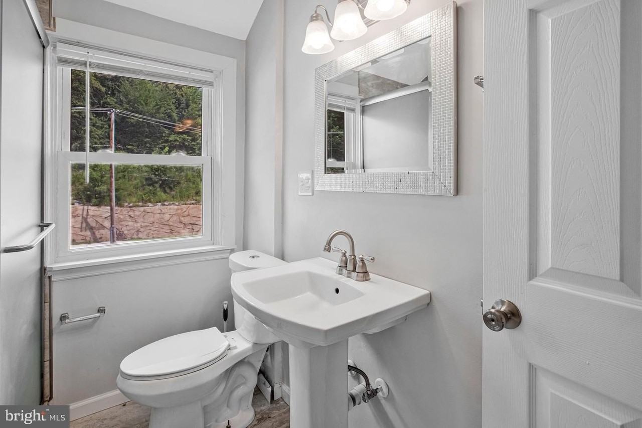 5169 Frederick Ave - Photo 6 of 13