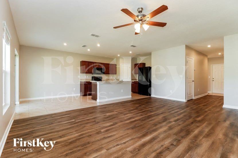 1283 Haines Dr - Photo 4 of 15