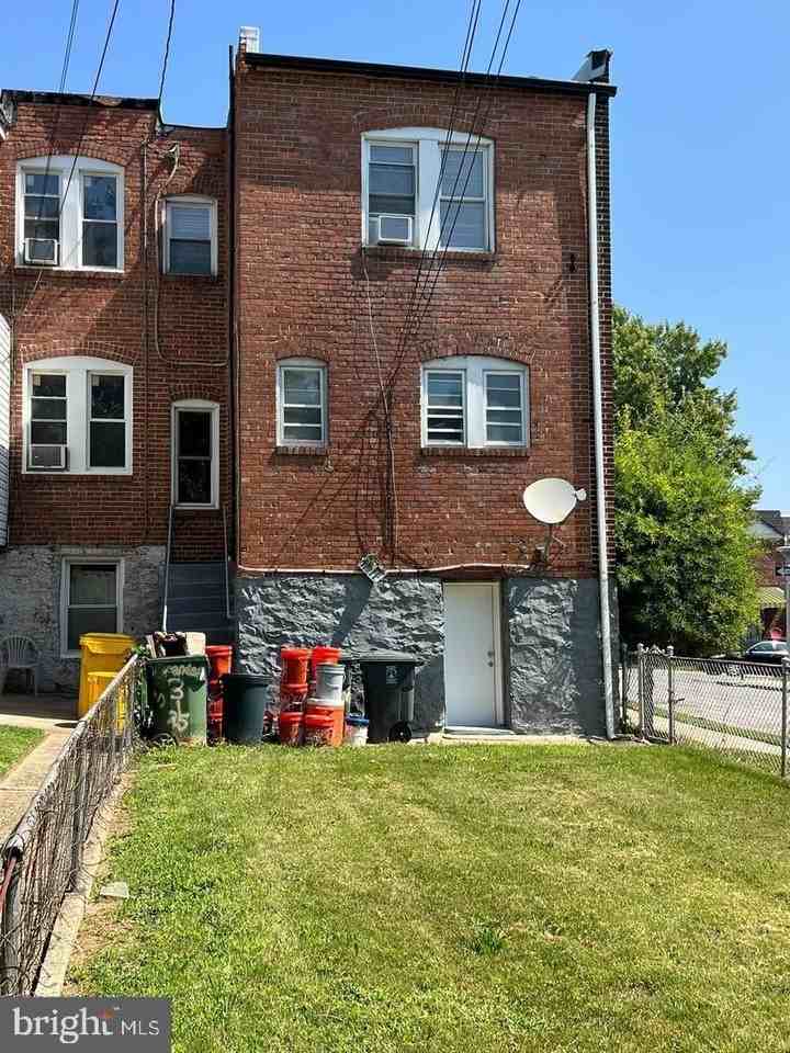 3125 Brendan Ave - Photo 4 of 26