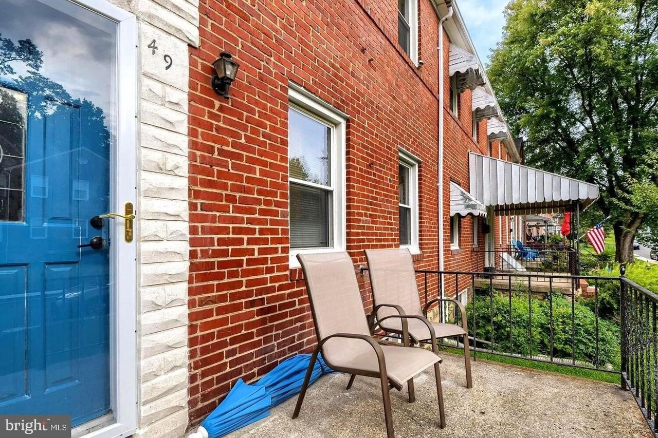 49 Briarwood Rd - Photo 2 of 15