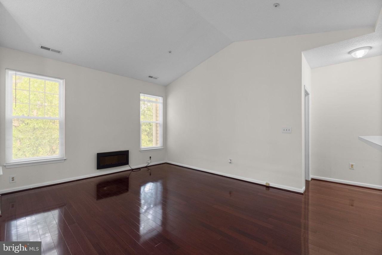 7204 Bogley Rd #303 - Photo 4 of 28