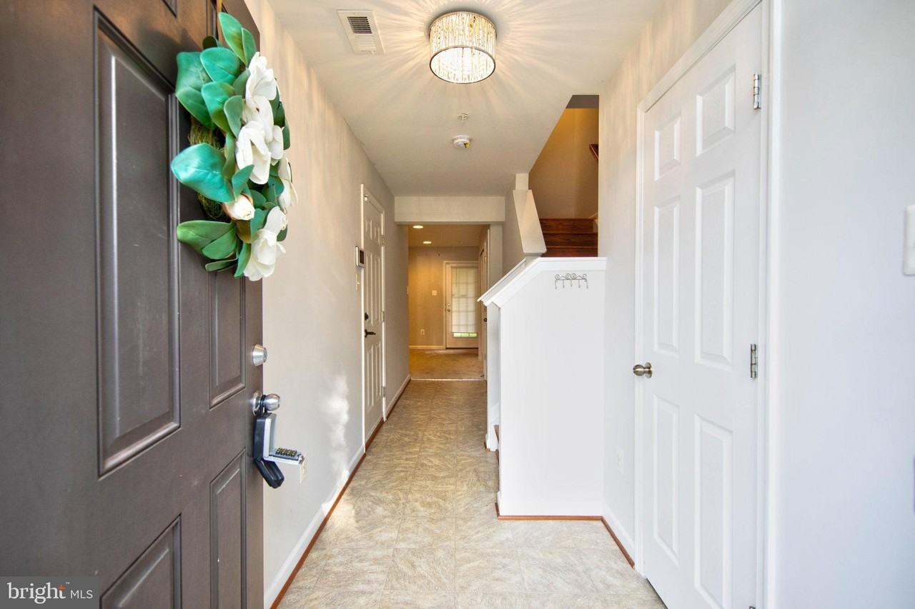 320 Marasco Ct - Photo 2 of 28