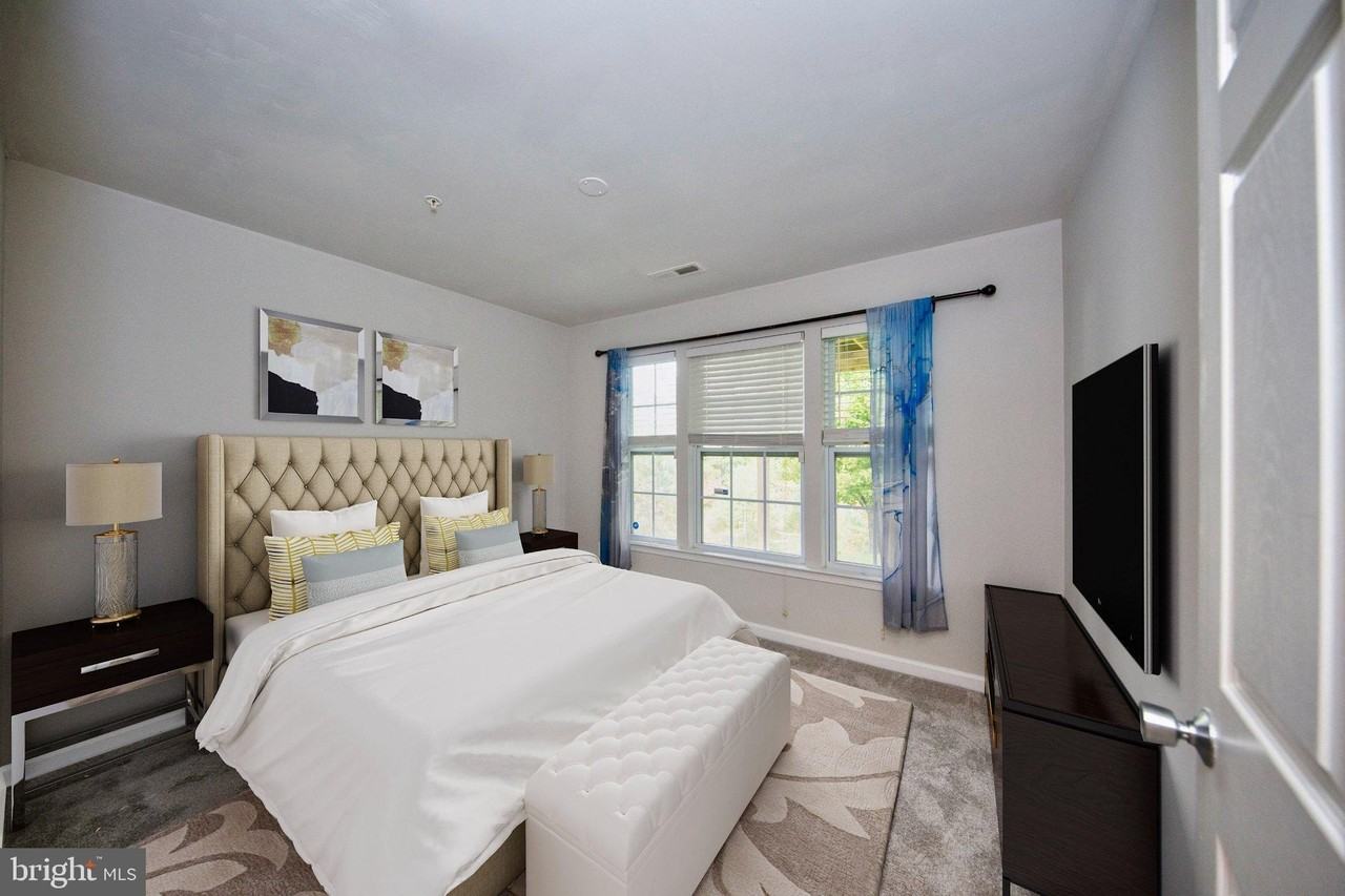 320 Marasco Ct - Photo 7 of 28