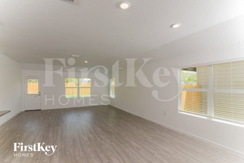4403 Meadowland Pl - Photo 3 of 15