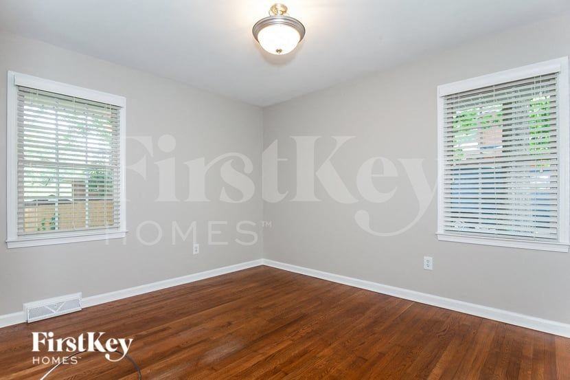 5010 Milford Rd - Photo 7 of 15