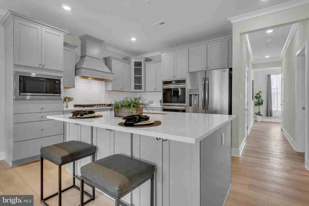10722 Great Lakes Pl - Photo 3 of 19