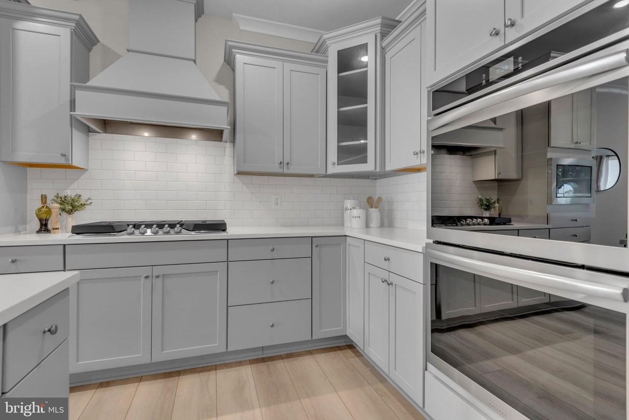 10722 Great Lakes Pl - Photo 4 of 19