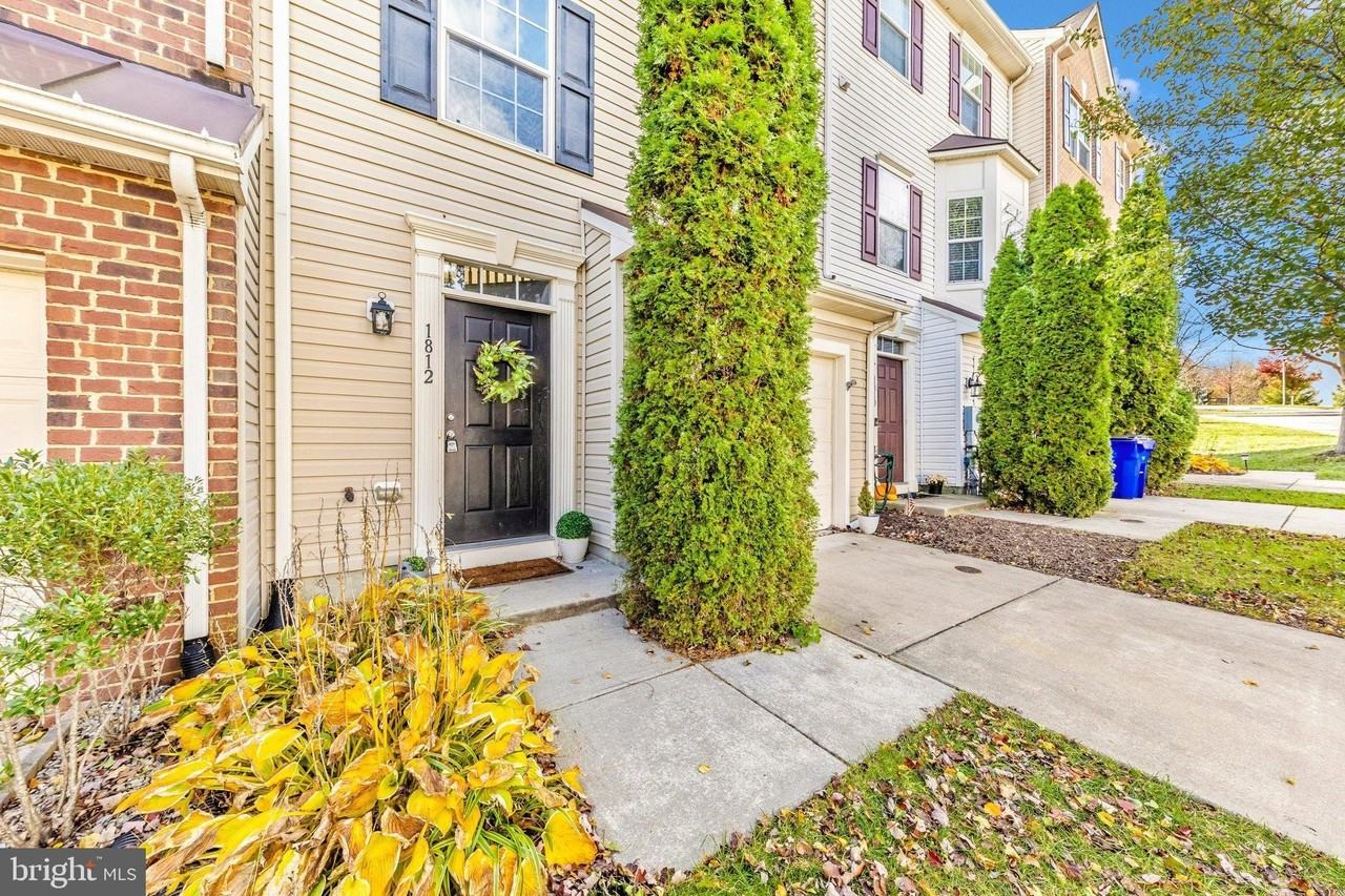1812 Reading Ct - Photo 3 of 43