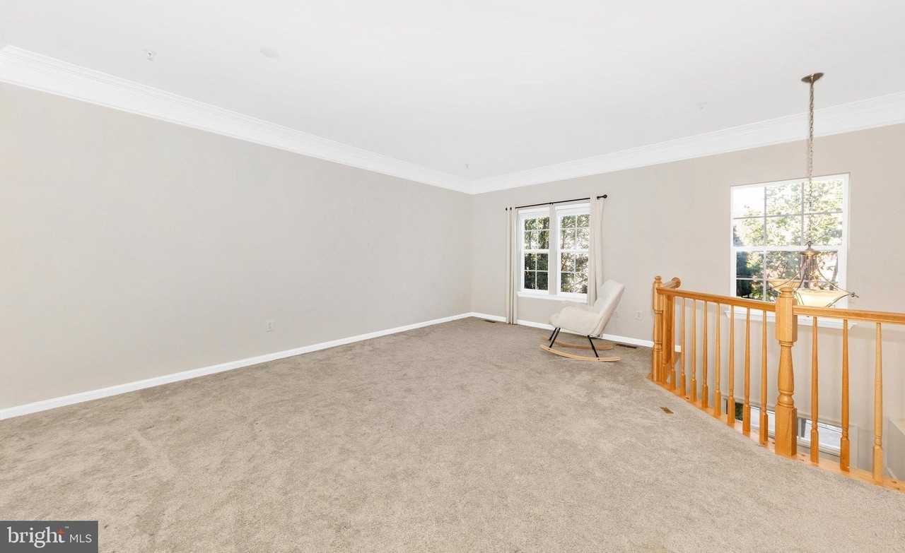 1812 Reading Ct - Photo 6 of 43