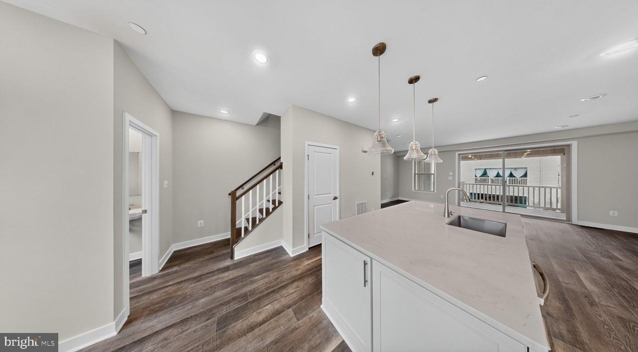 11115 Hazelnut Ln - Photo 5 of 35
