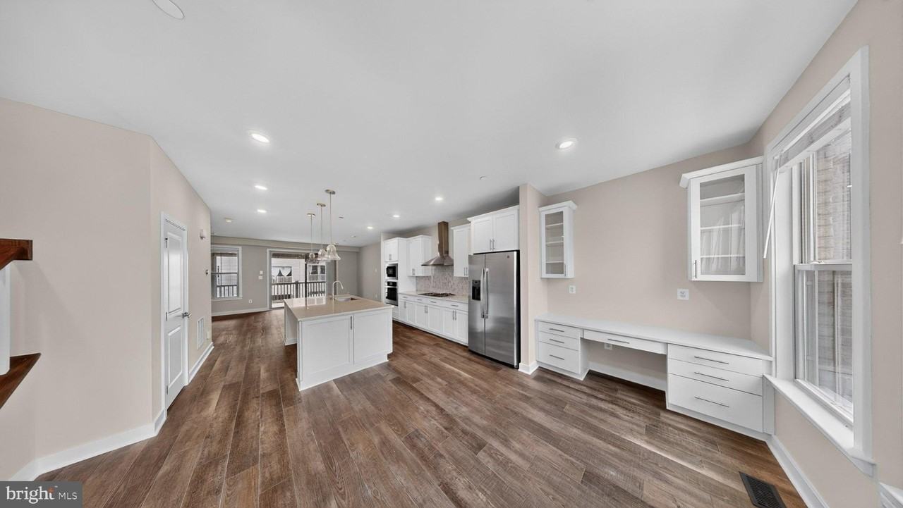 11115 Hazelnut Ln - Photo 4 of 35