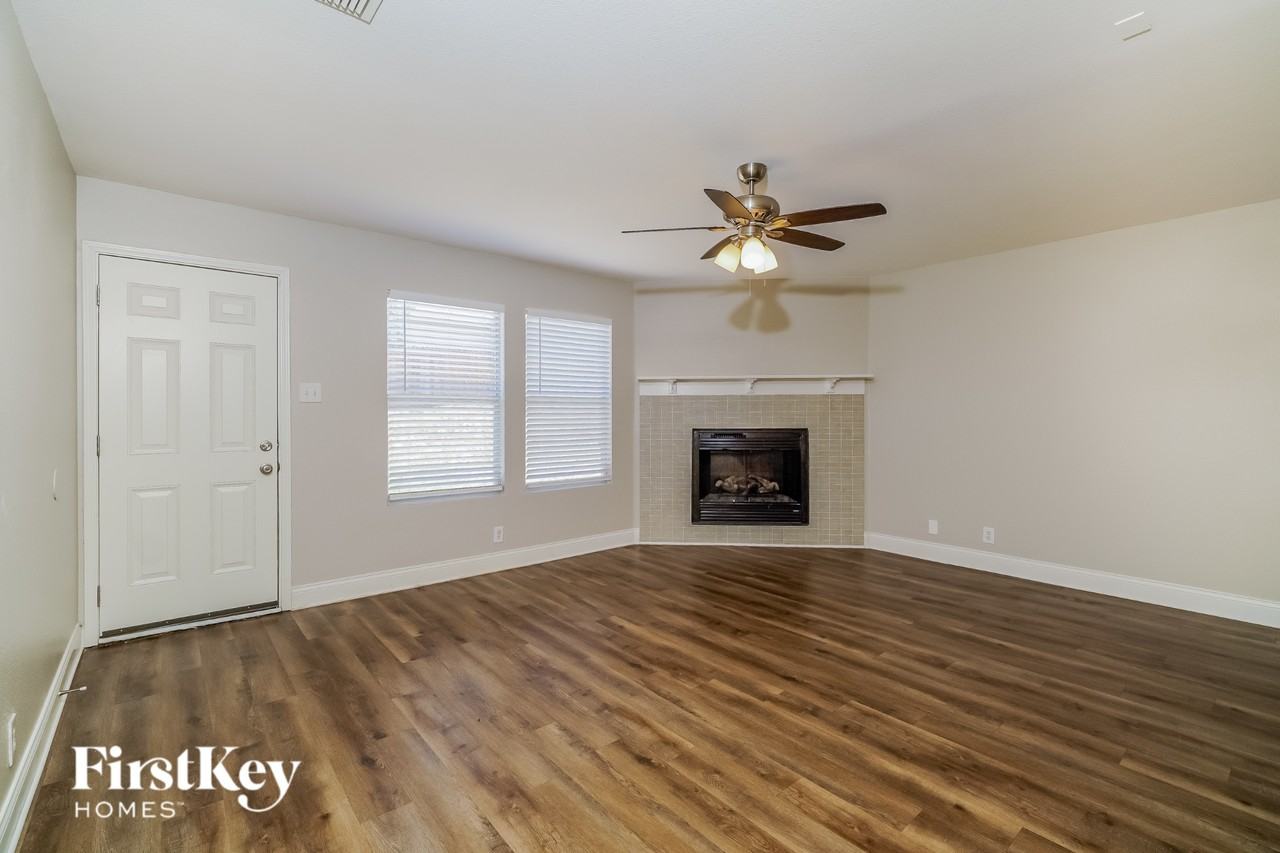 233 Weeping Willow - Photo 3 of 16