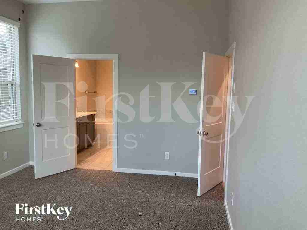 8403 Amber Bend Dr - Photo 6 of 12