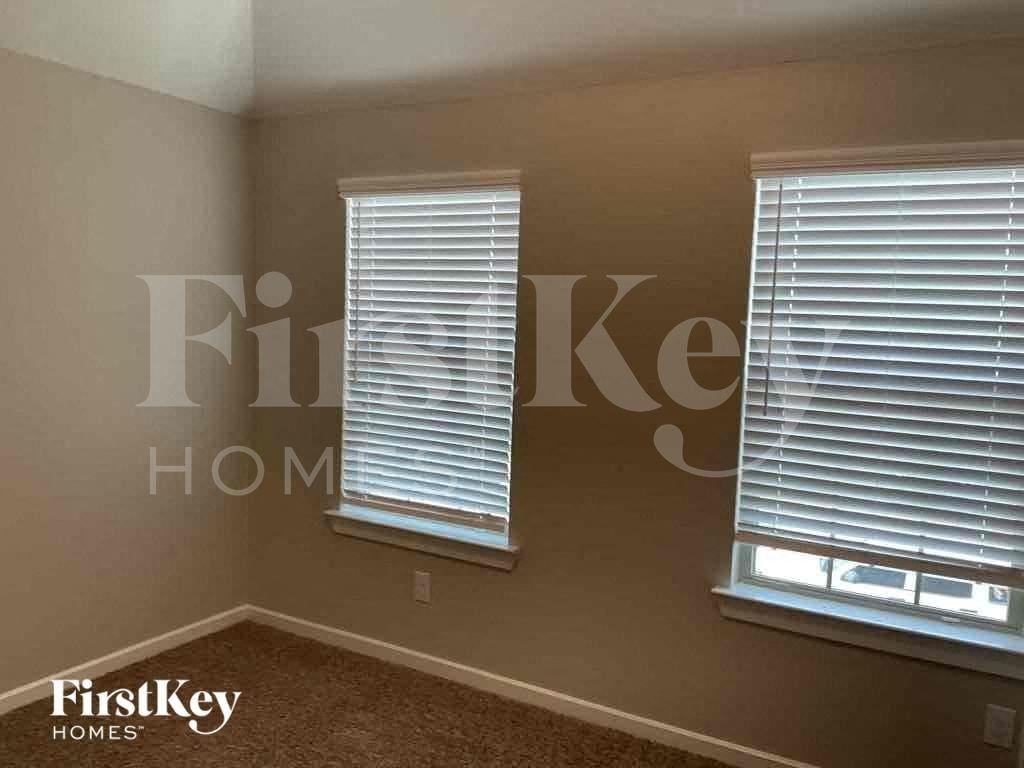 8403 Amber Bend Dr - Photo 7 of 12