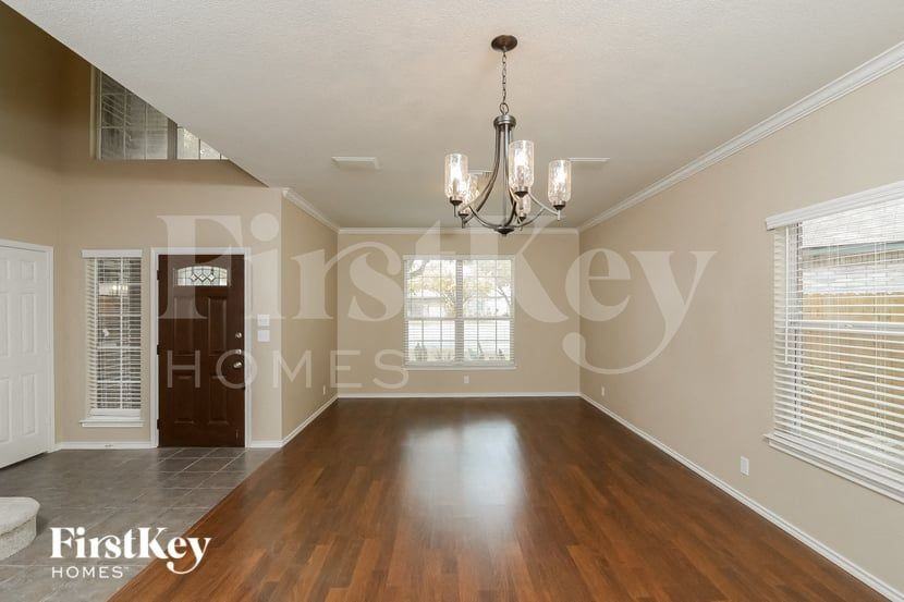 11830 Wheathill - Photo 3 of 16