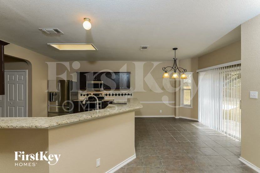 11830 Wheathill - Photo 4 of 16