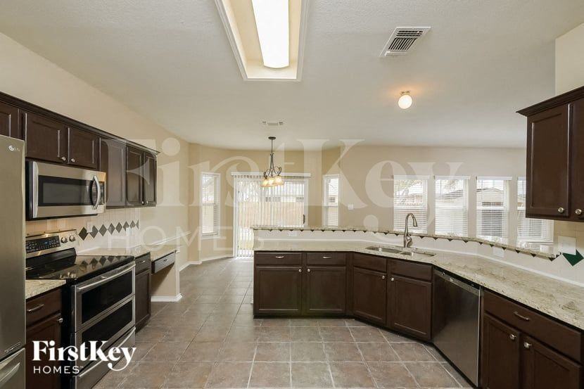 11830 Wheathill - Photo 5 of 16
