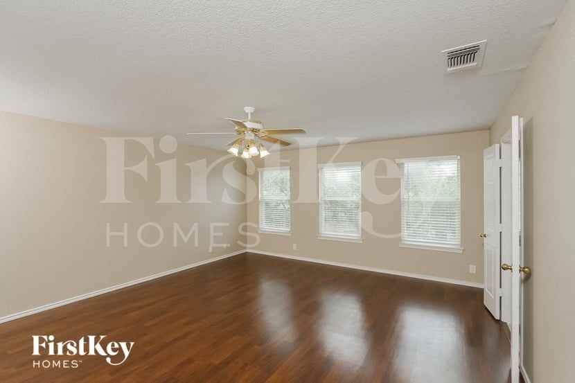 11830 Wheathill - Photo 7 of 16