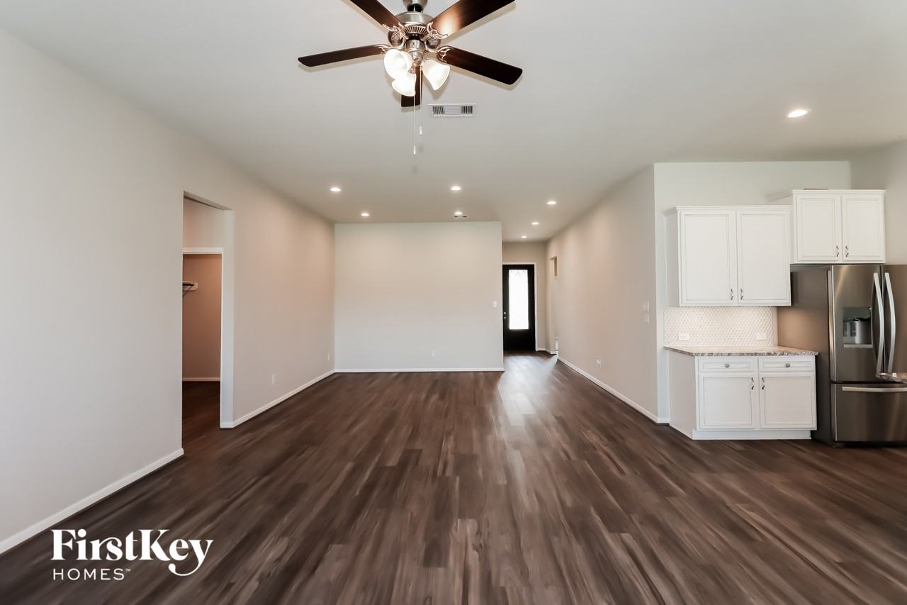 11506 Gingerland Dr - Photo 3 of 15