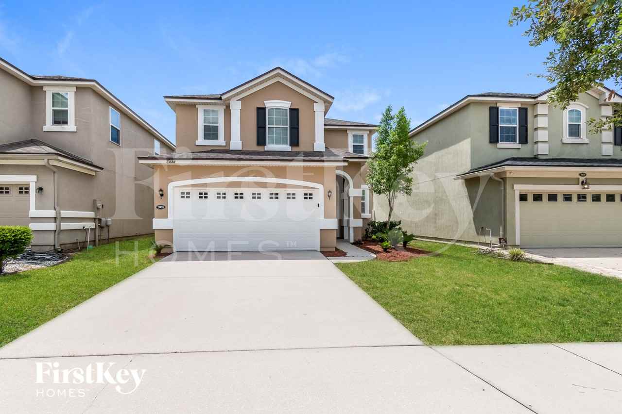 7038 Crispin Cove Dr - Photo 2 of 15