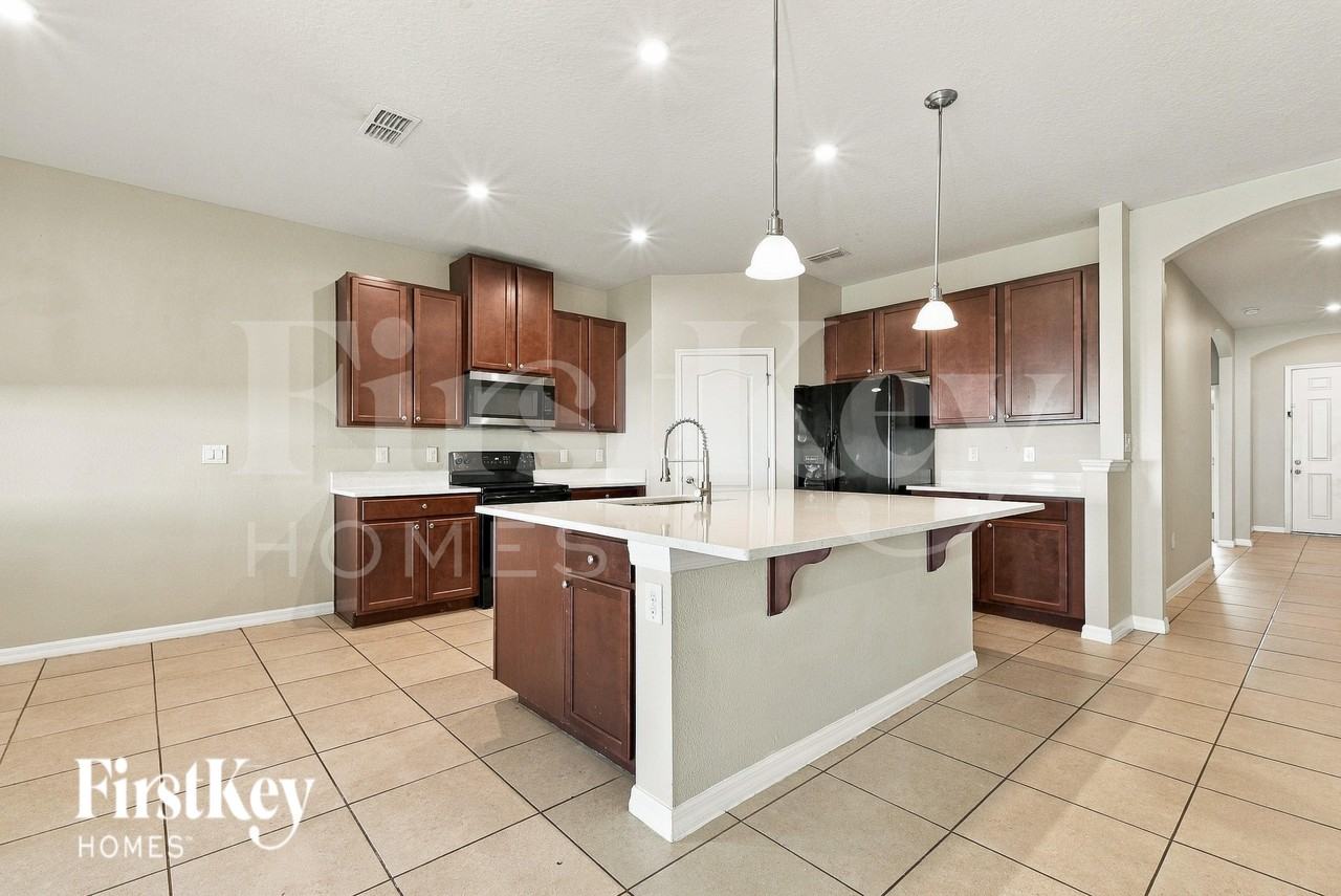 954 Glazebrook Loop - Photo 6 of 17