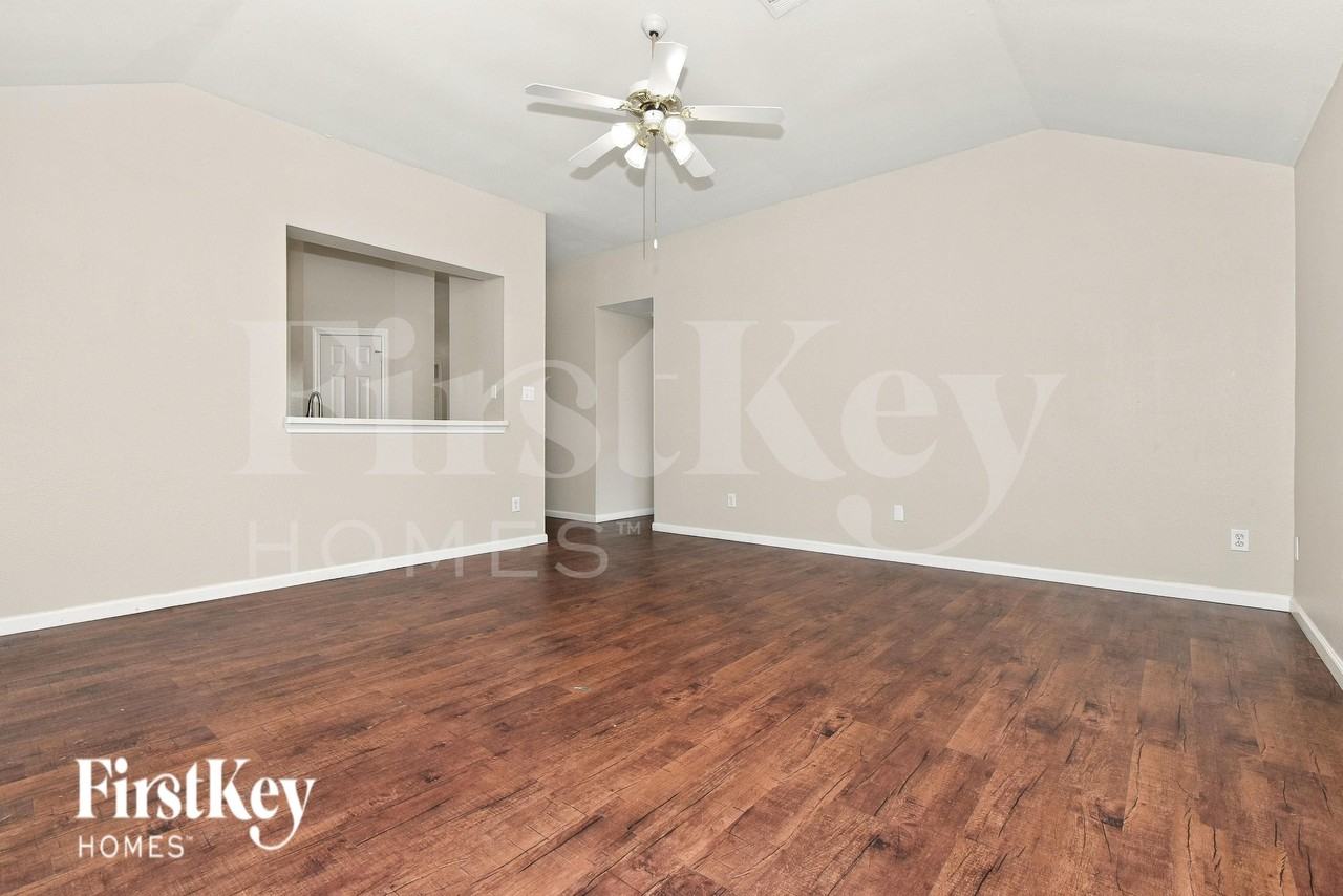 1005 Cumberland Dr - Photo 2 of 16