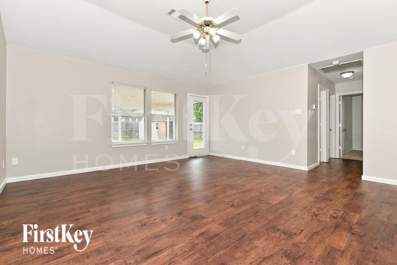 1005 Cumberland Dr - Photo 3 of 16
