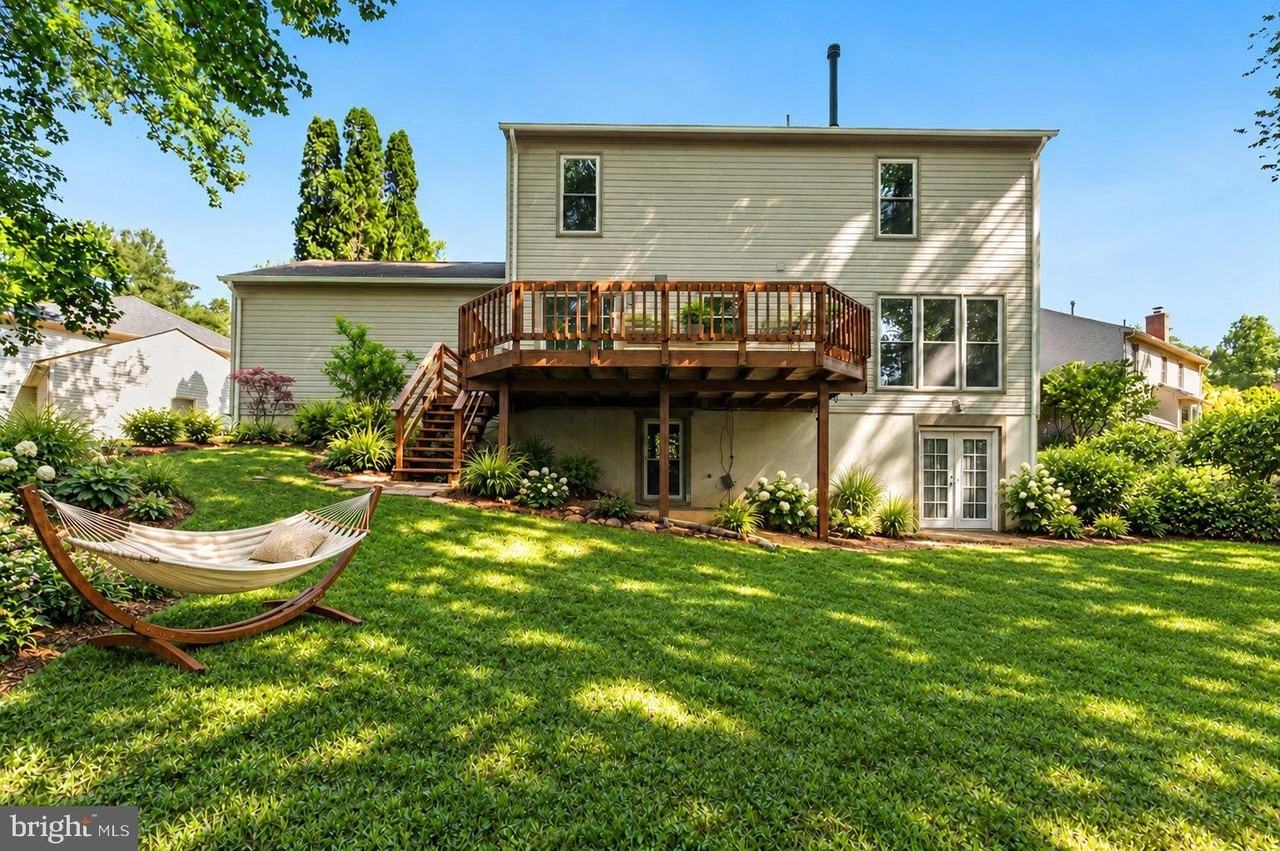 2205 Blue Valley Dr - Photo 4 of 50