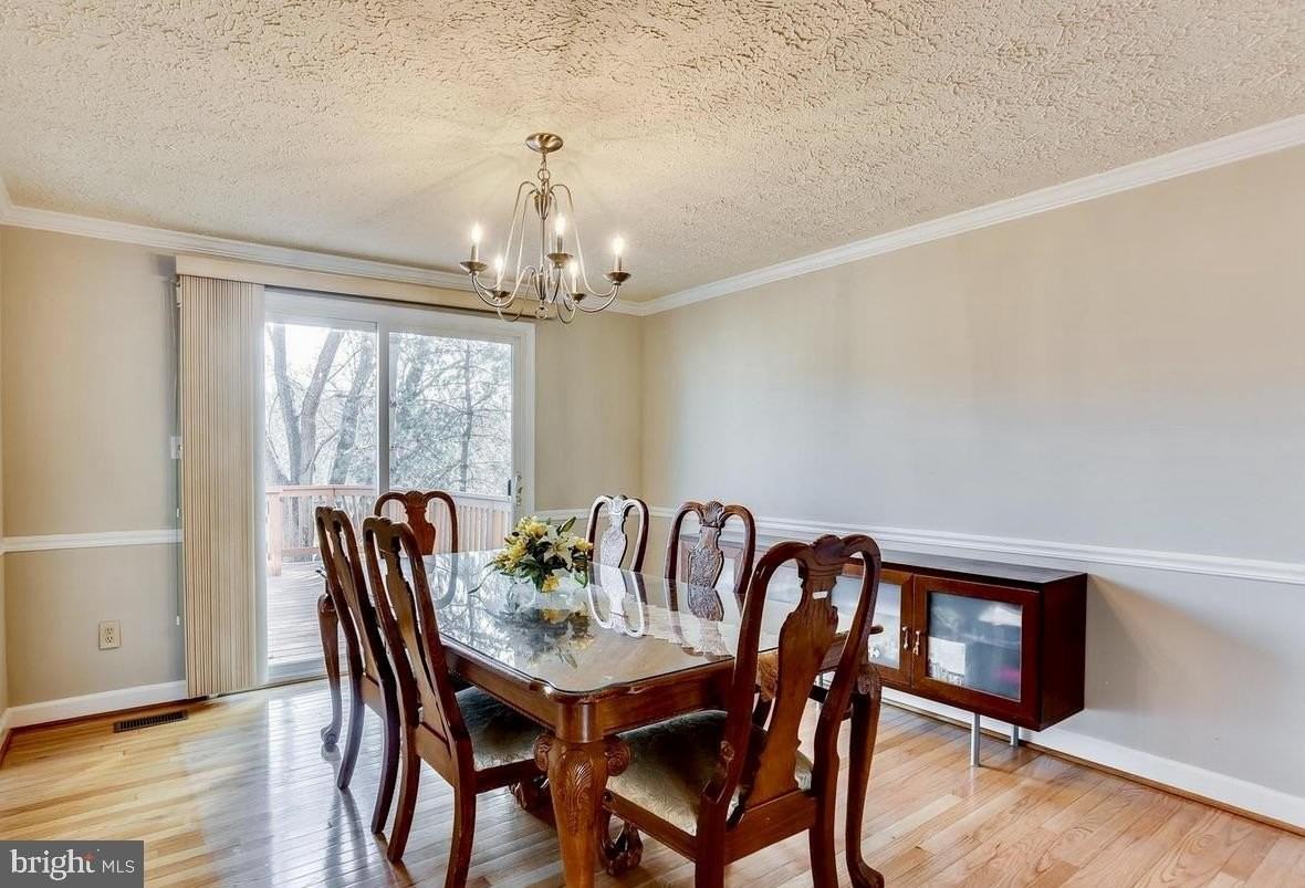 815 Curry Ford Ln - Photo 6 of 27