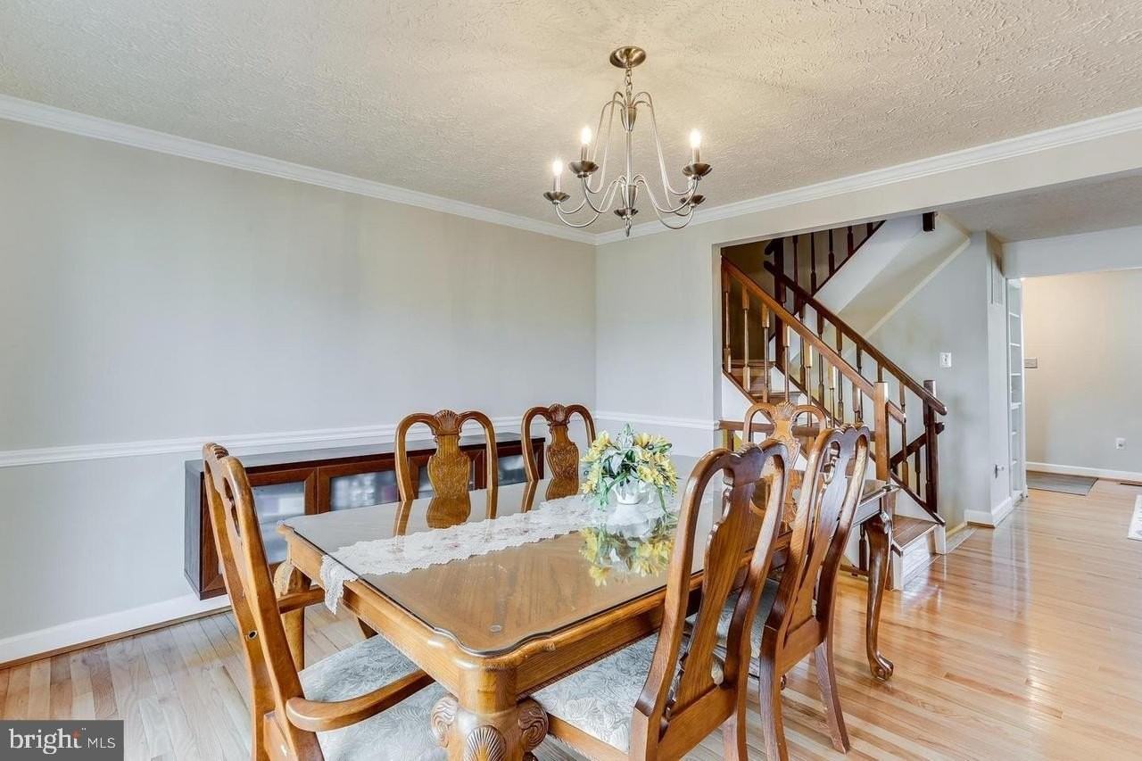 815 Curry Ford Ln - Photo 7 of 27