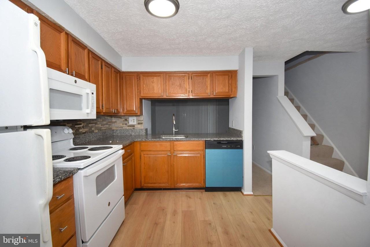 2839 Shepperton Ter - Photo 6 of 31