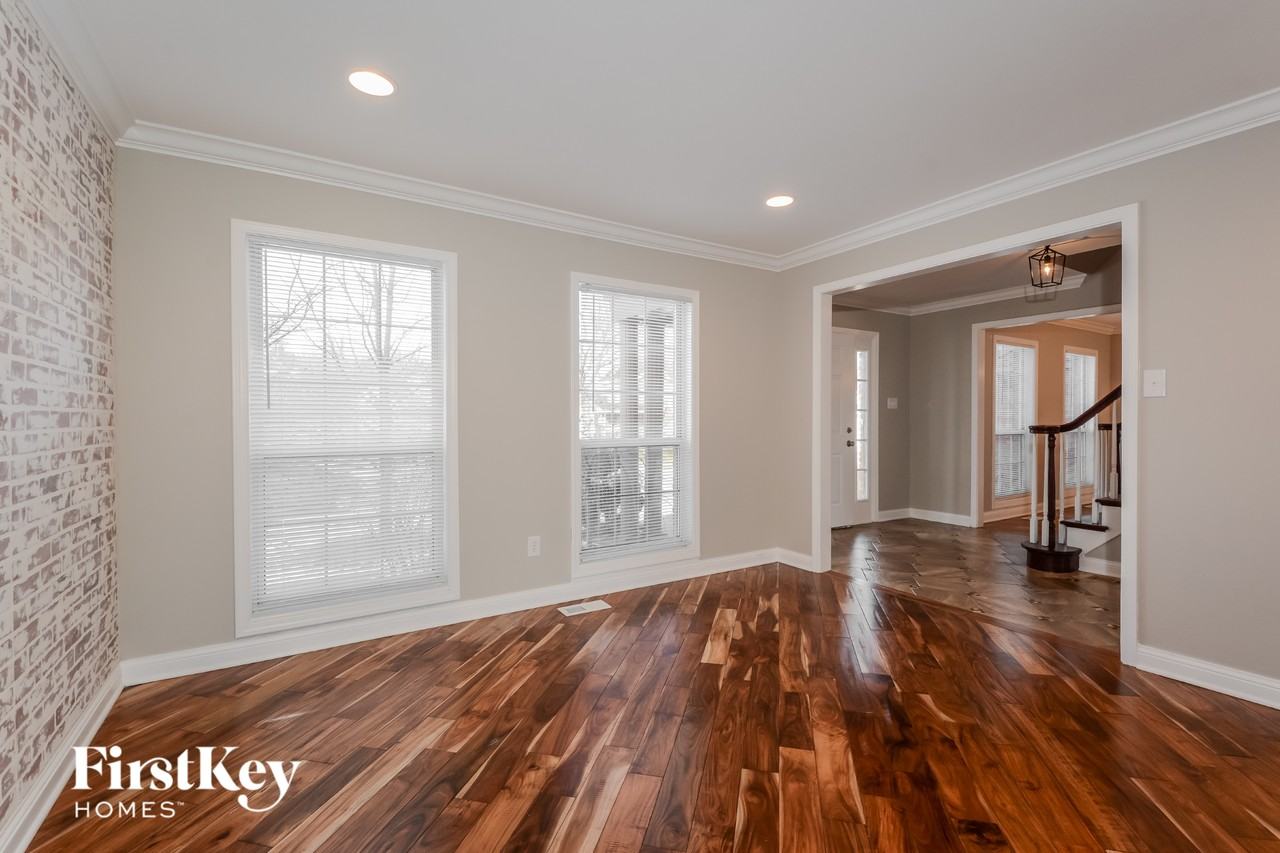 7300 Summer Manor Dr - Photo 2 of 14