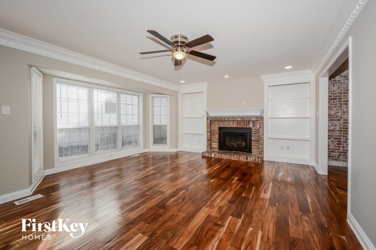 7300 Summer Manor Dr - Photo 3 of 14