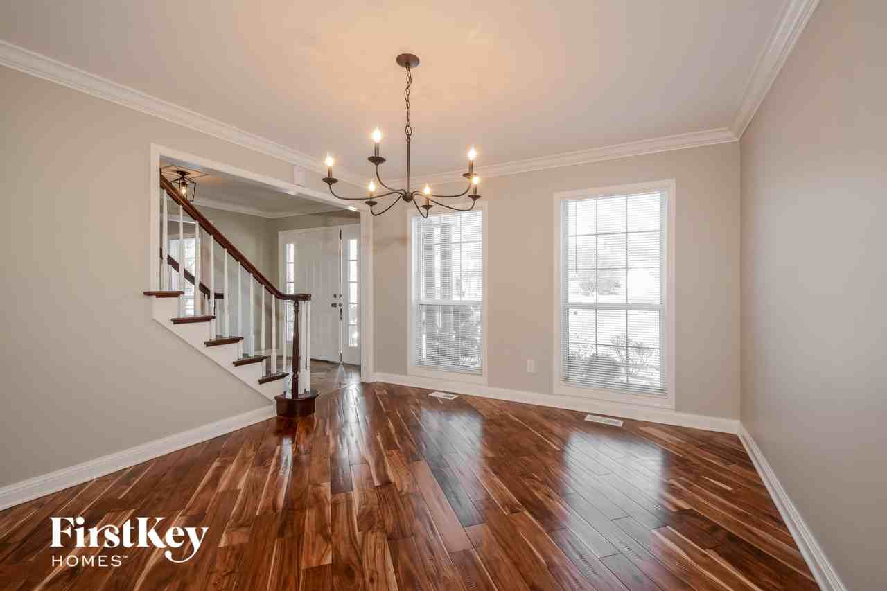 7300 Summer Manor Dr - Photo 5 of 14