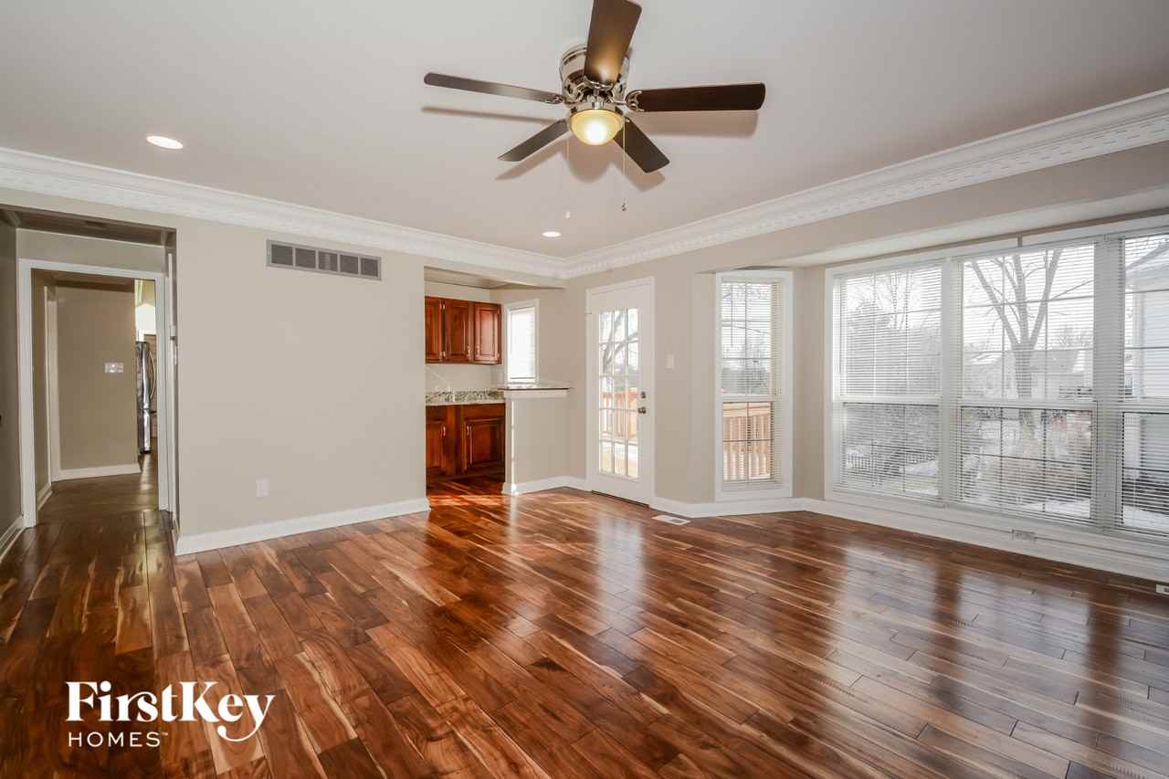 7300 Summer Manor Dr - Photo 7 of 14