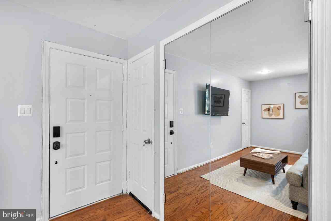11775 Carriage House Dr - Photo 4 of 28