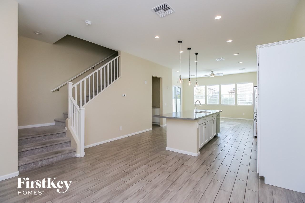 355 N 157th Ln - Photo 4 of 15