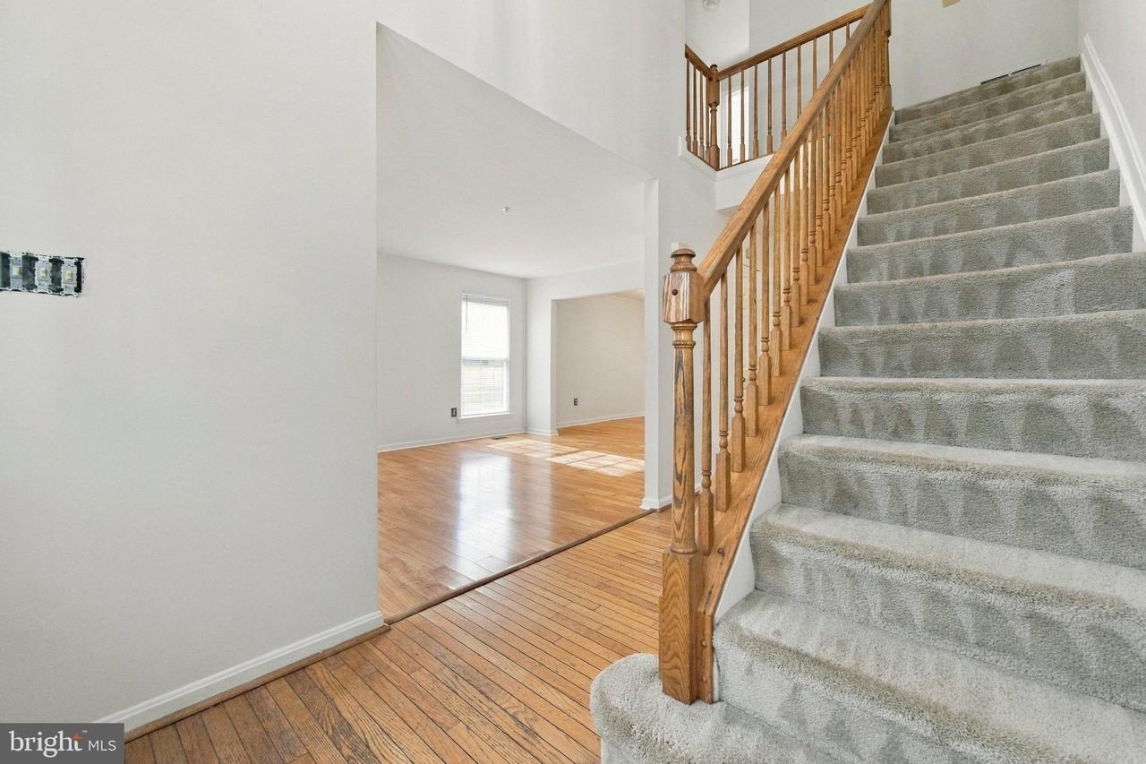 6307 Grenfell Ct - Photo 3 of 32